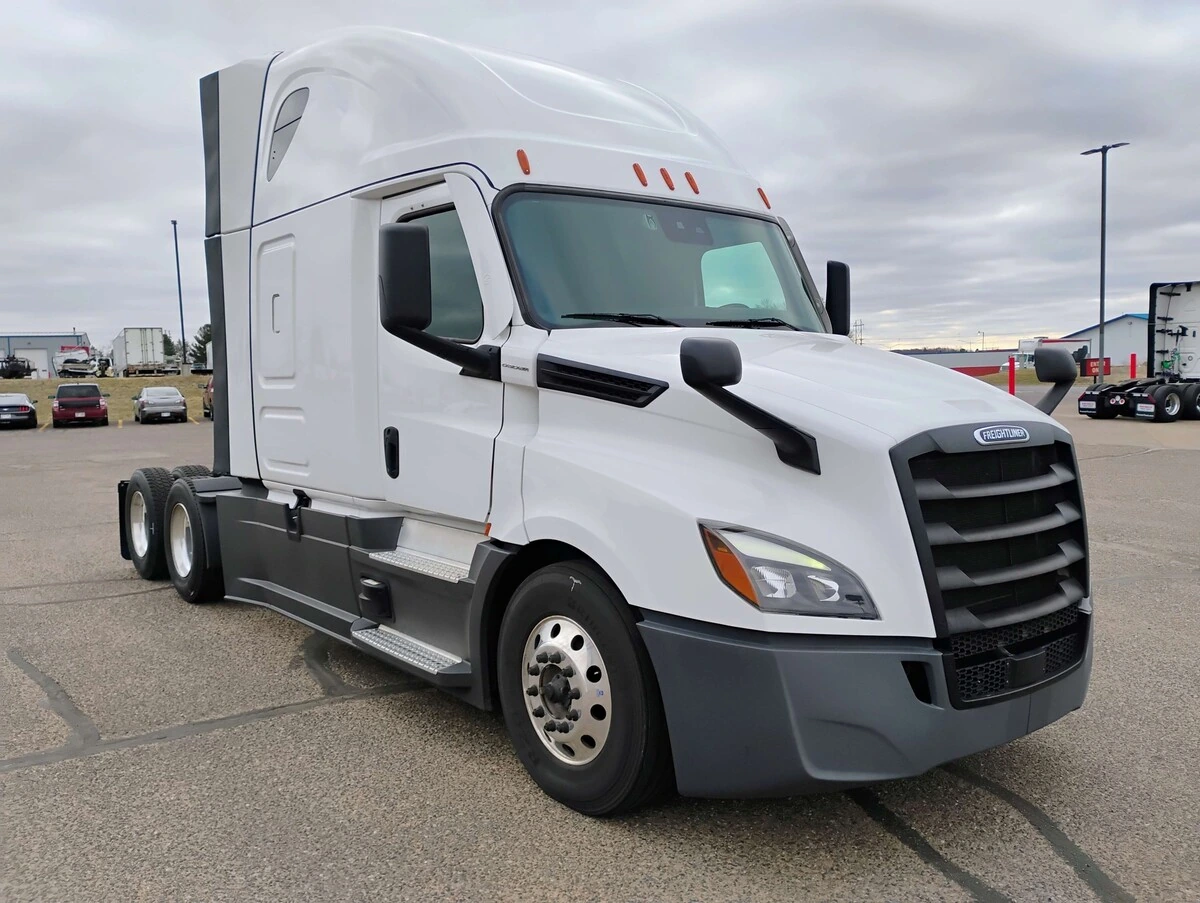 2024 Freightliner Cascadia - image 3