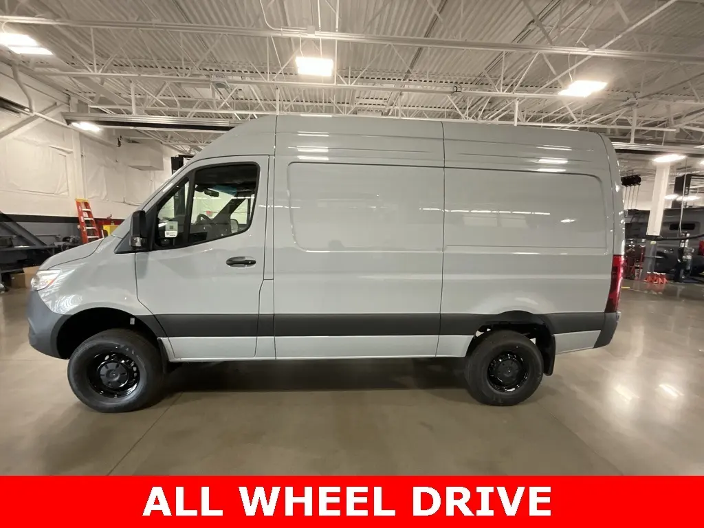 2025 Mercedes-Benz Sprinter Cargo Van Base's photo