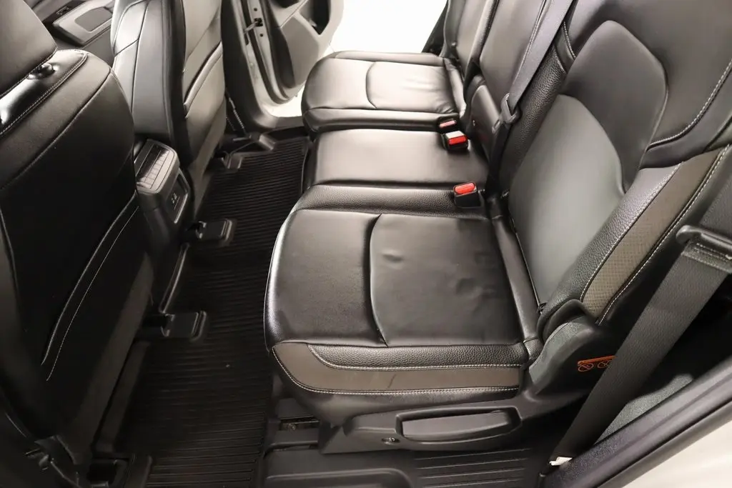 2024 Nissan Pathfinder SL photo 13