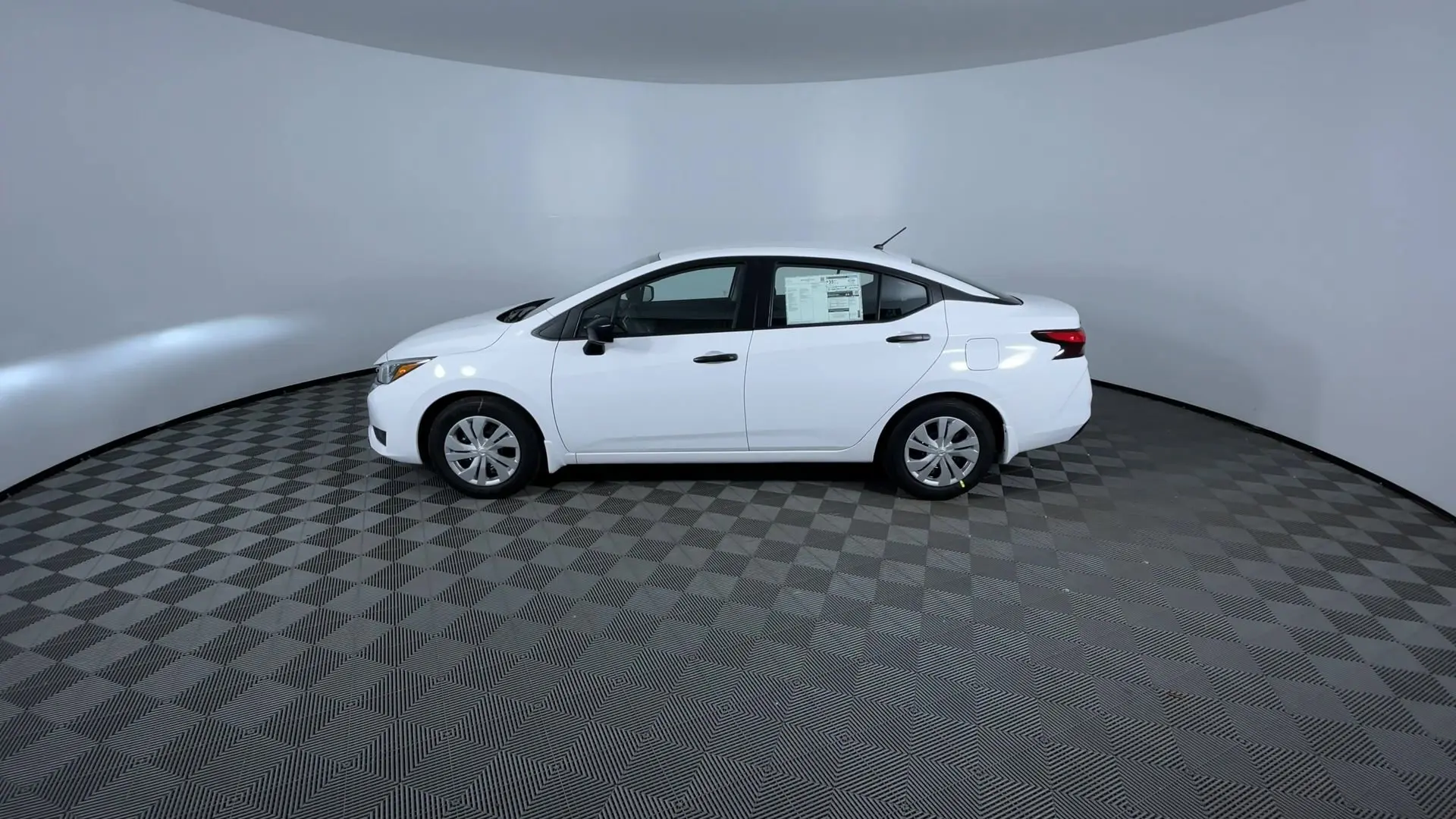 2025 Nissan Versa S photo 5