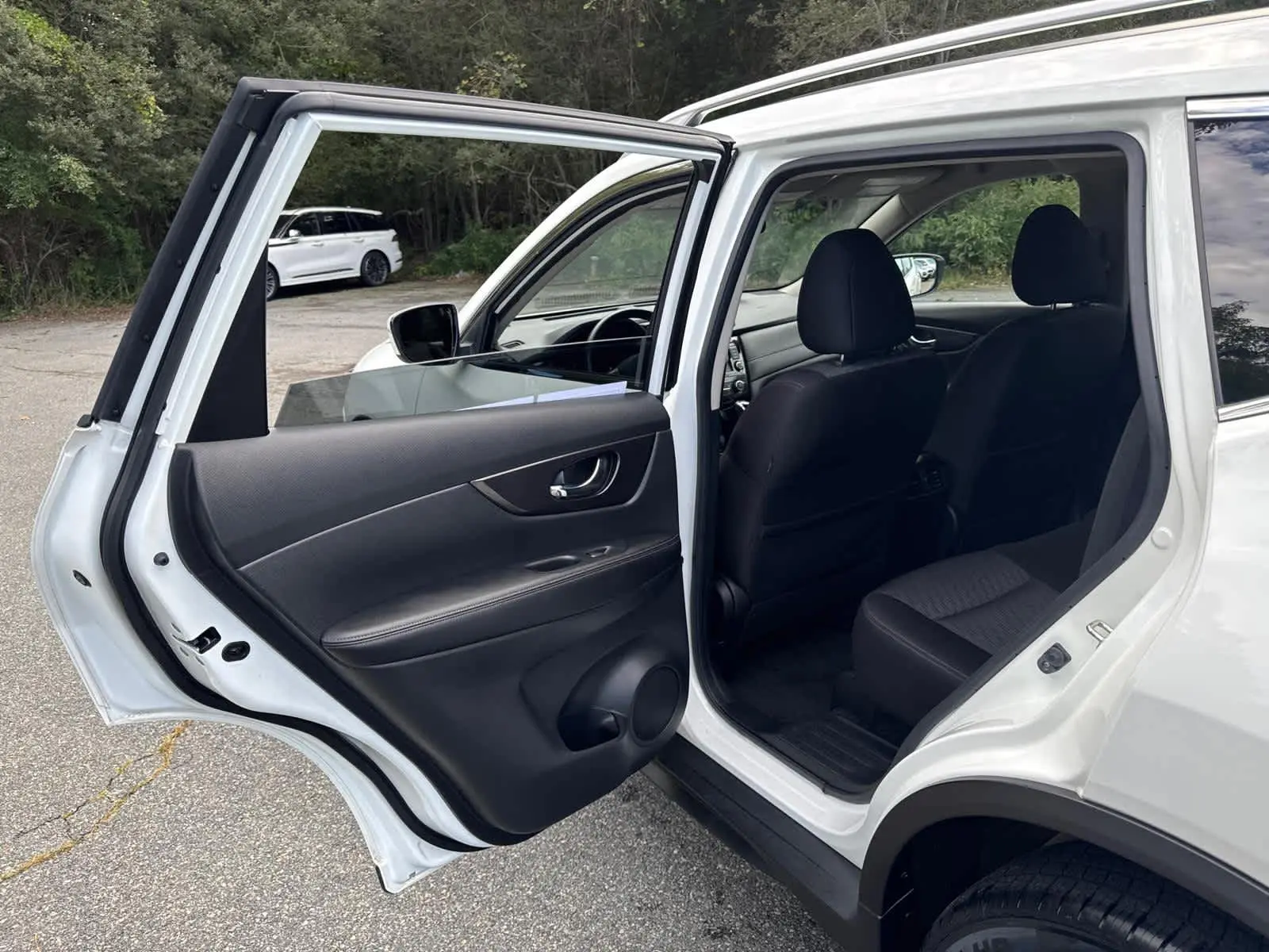 2020 Nissan Rogue S photo 30