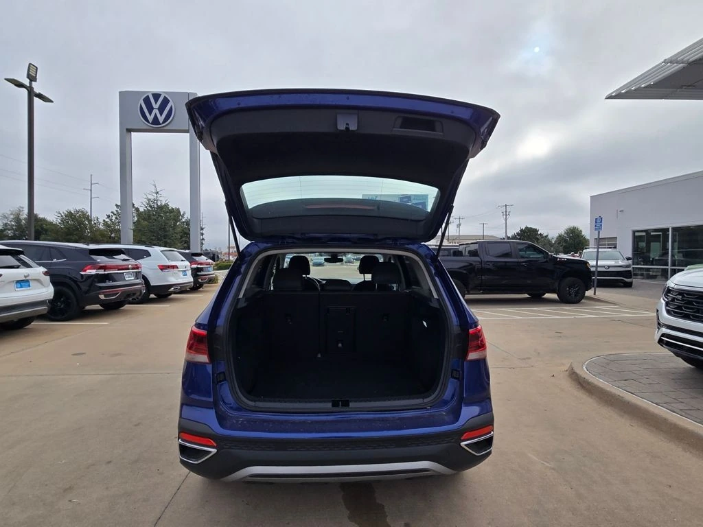 2024 Volkswagen Taos SE - Photo 19