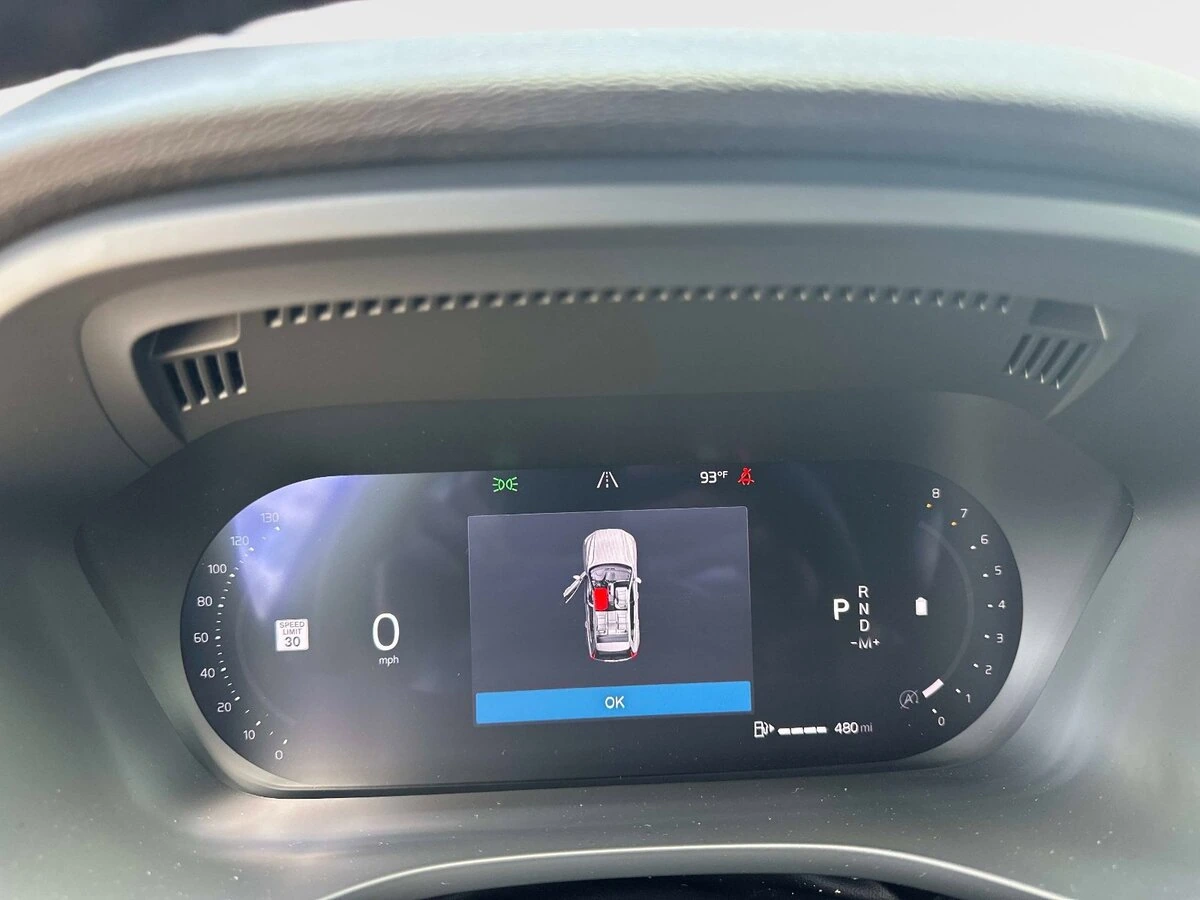 2026 Volvo - image 25