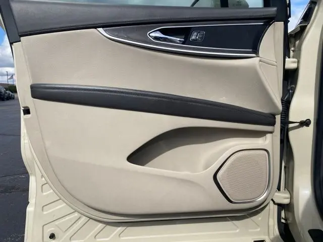 2018 Lincoln MKX Reserve photo 16