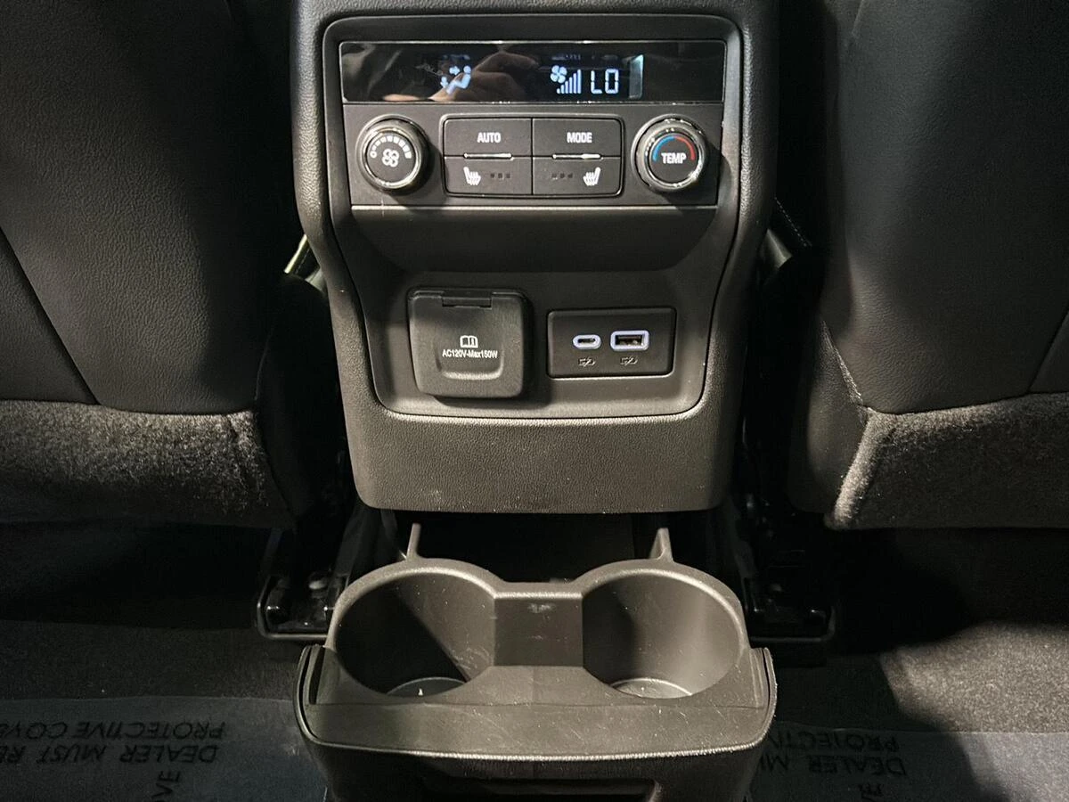2023 GMC Acadia Denali - Photo 22