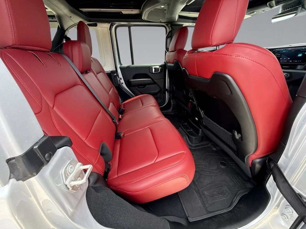 2024 Jeep Wrangler 4-Door Rubicon 392 - Photo 17