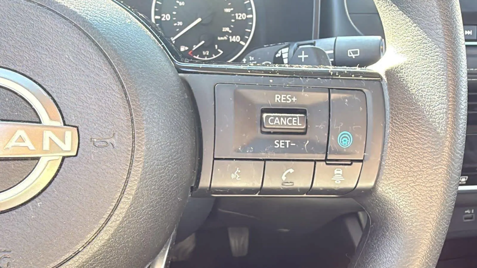 2022 Nissan Rogue SV photo 11