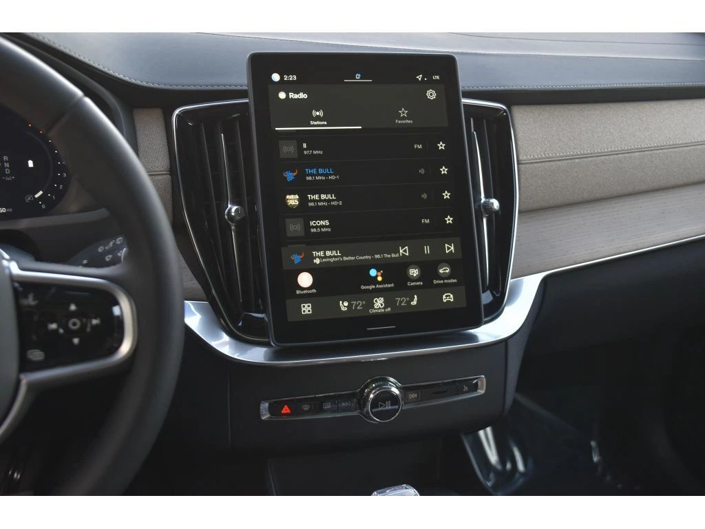 2026 Volvo - image 18