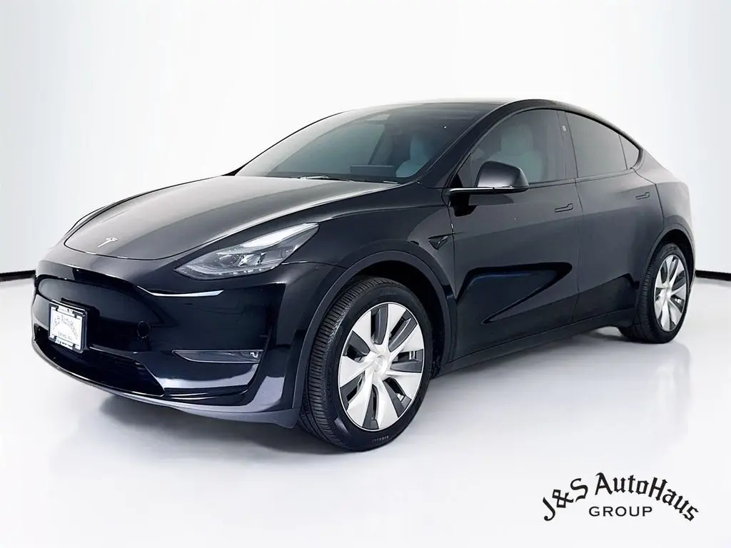 2023 Tesla Model Y Long Range photo 3