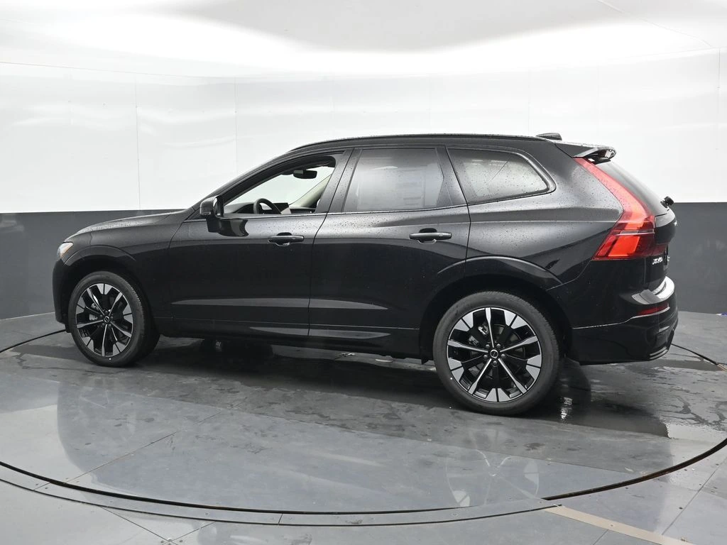 2026 Volvo XC60 Plus - Photo 7