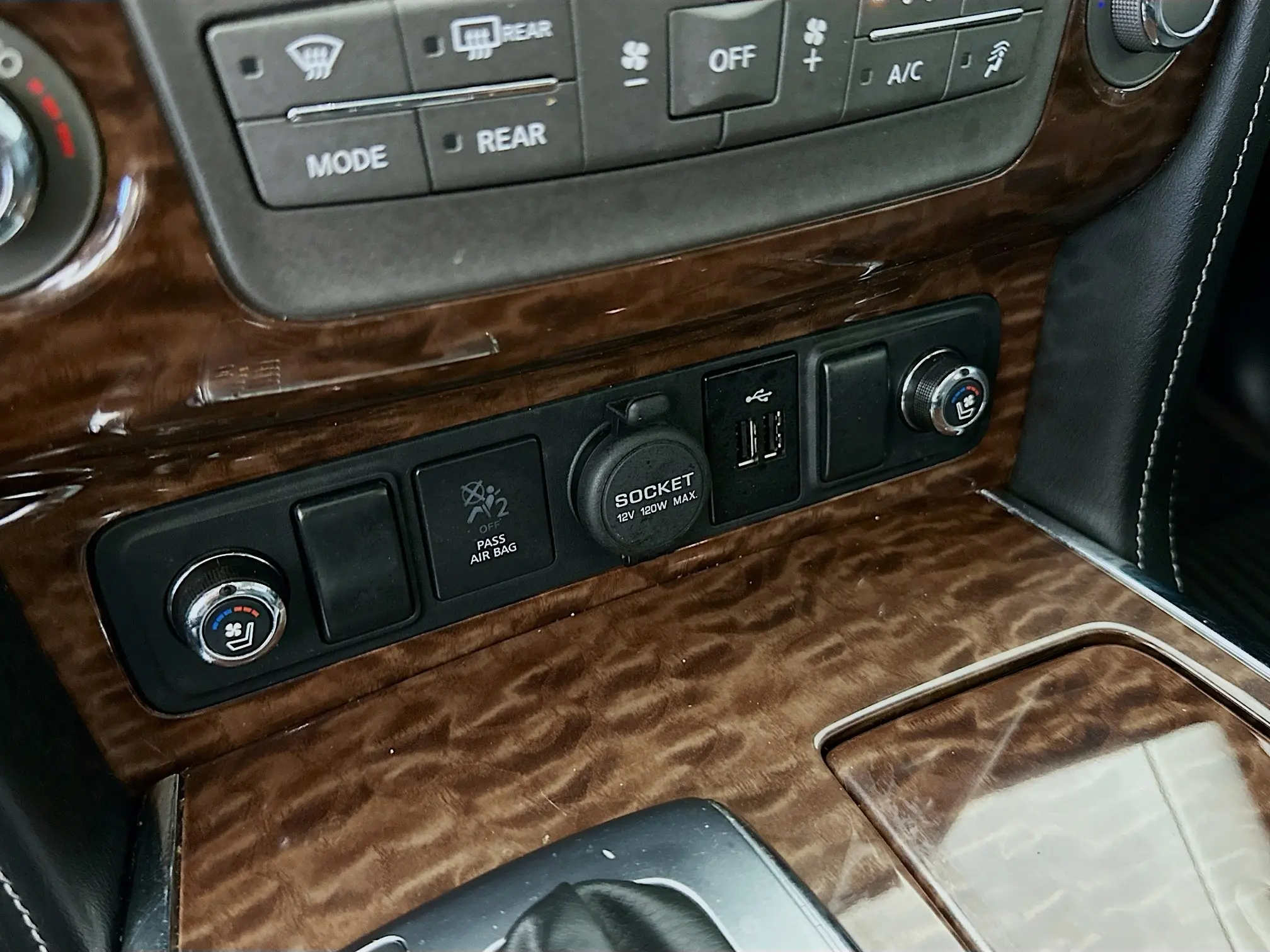 2020 Nissan Armada Platinum photo 31