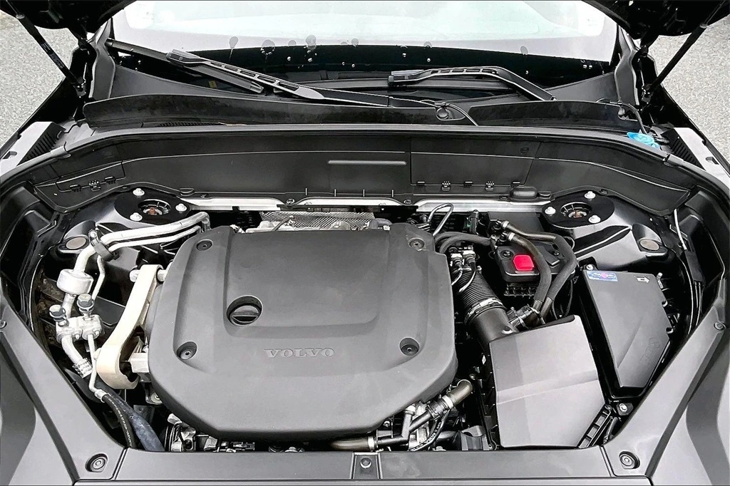 2024 Volvo - image 31