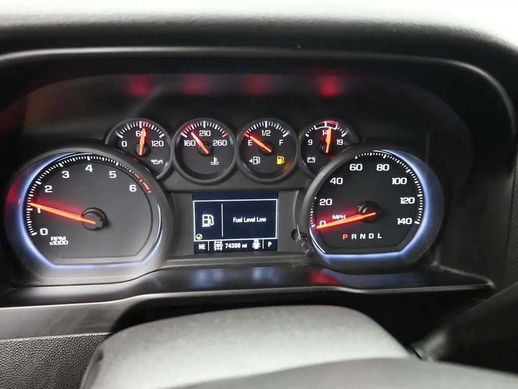 2020 Chevrolet Silverado 1500 Custom photo 21