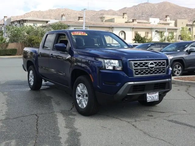 2023 Nissan Frontier SV's photo