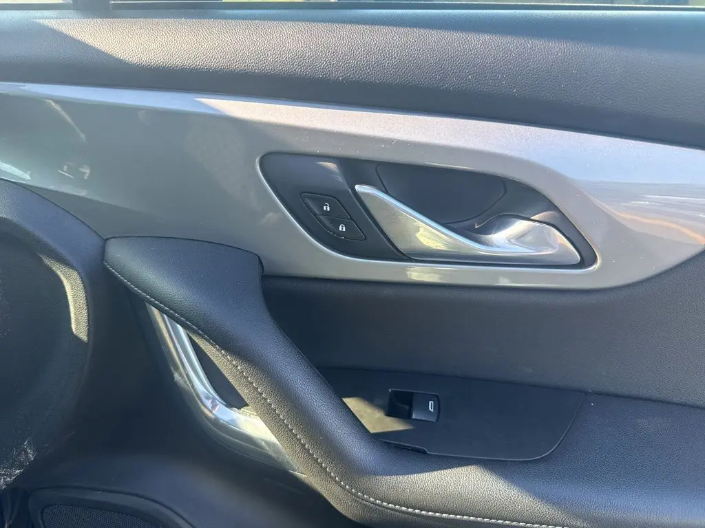 2020 Chevrolet Blazer 2LT photo 10