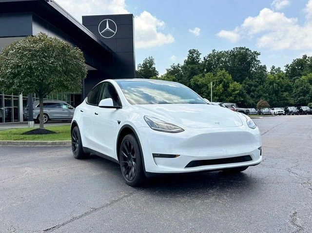 2023 Tesla Model Y Long Range Dual Motor All-Wheel Drive's photo