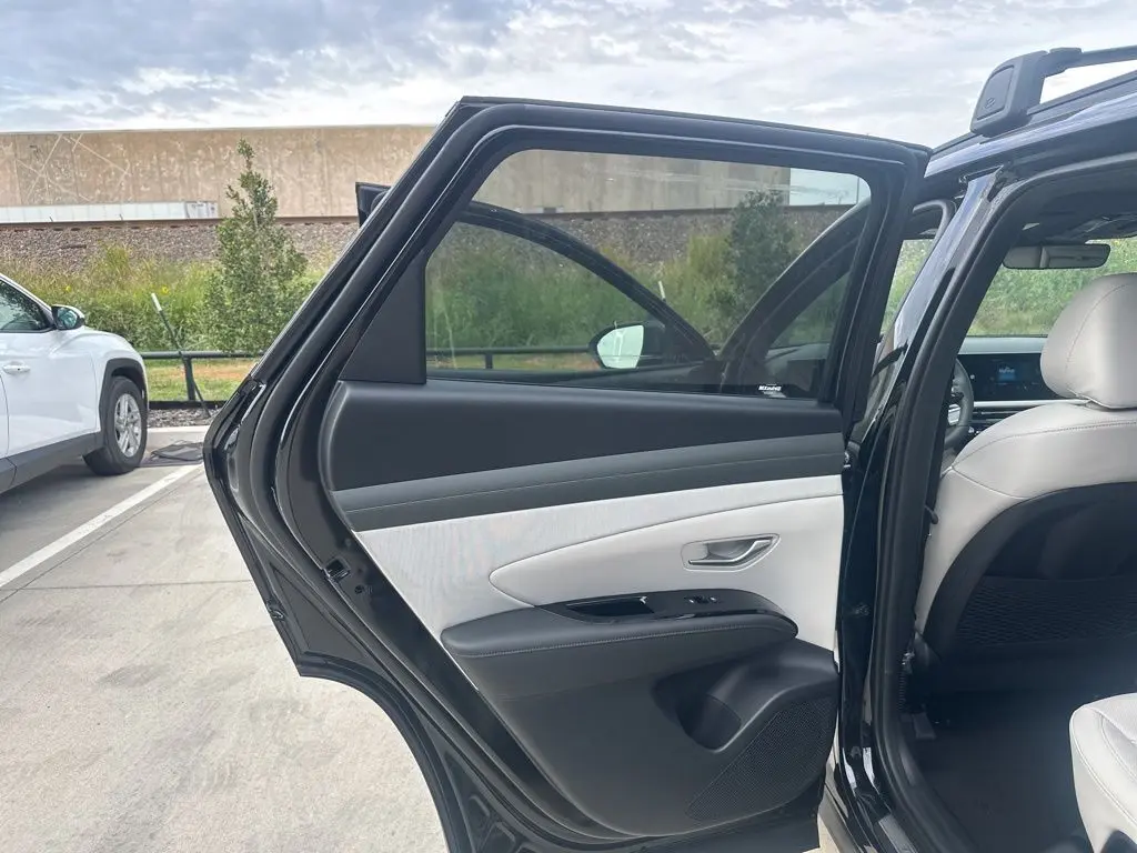 2026 Hyundai Tucson Limited photo 17