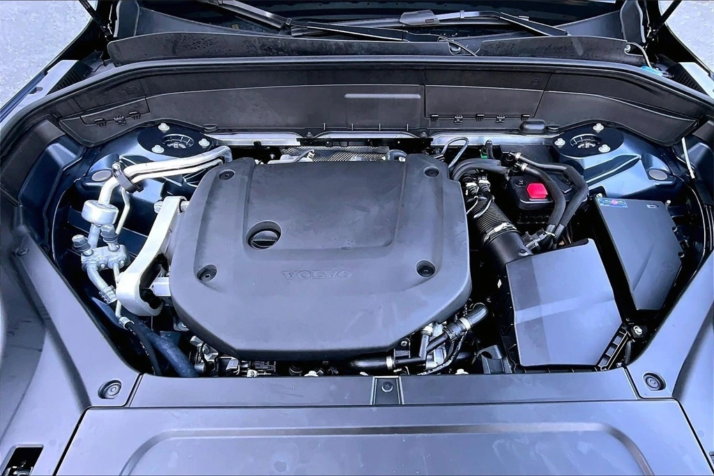 2026 Volvo - image 31