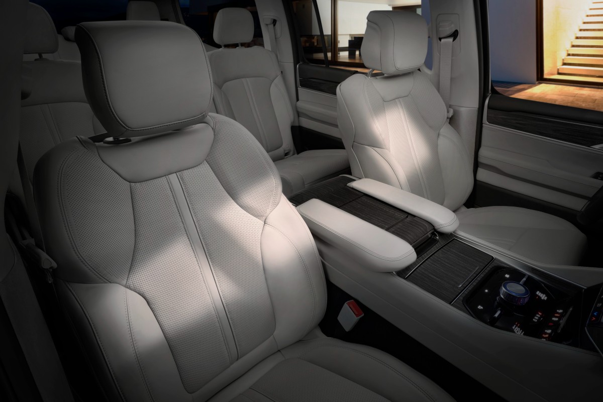 2025 Jeep Wagoneer Interior Cabin Seating
