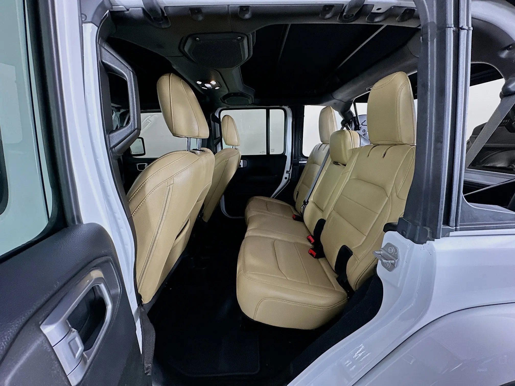 2019 Jeep Wrangler Unlimited Sahara photo 12