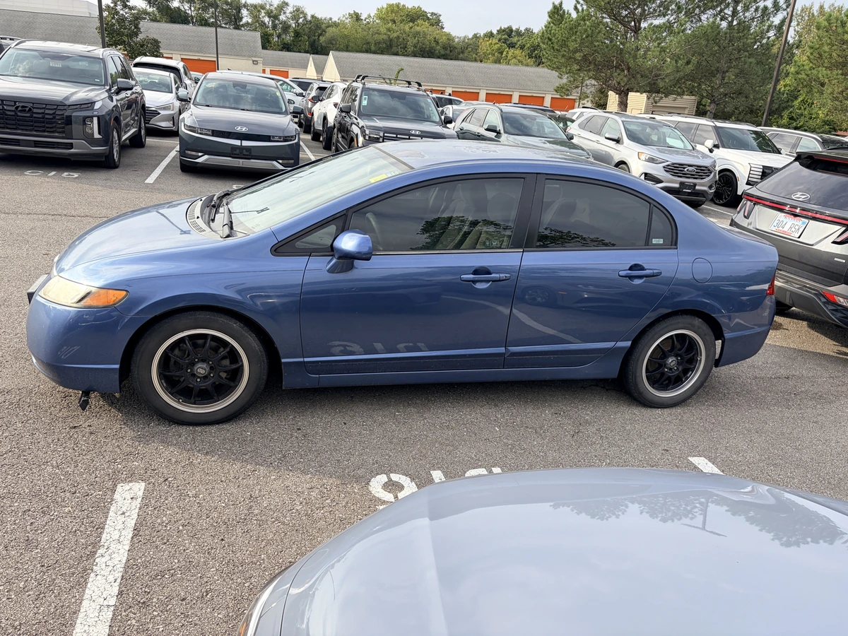 Used 2007 Honda Civic LX with VIN 2HGFA16577H500681 for sale in Kansas City