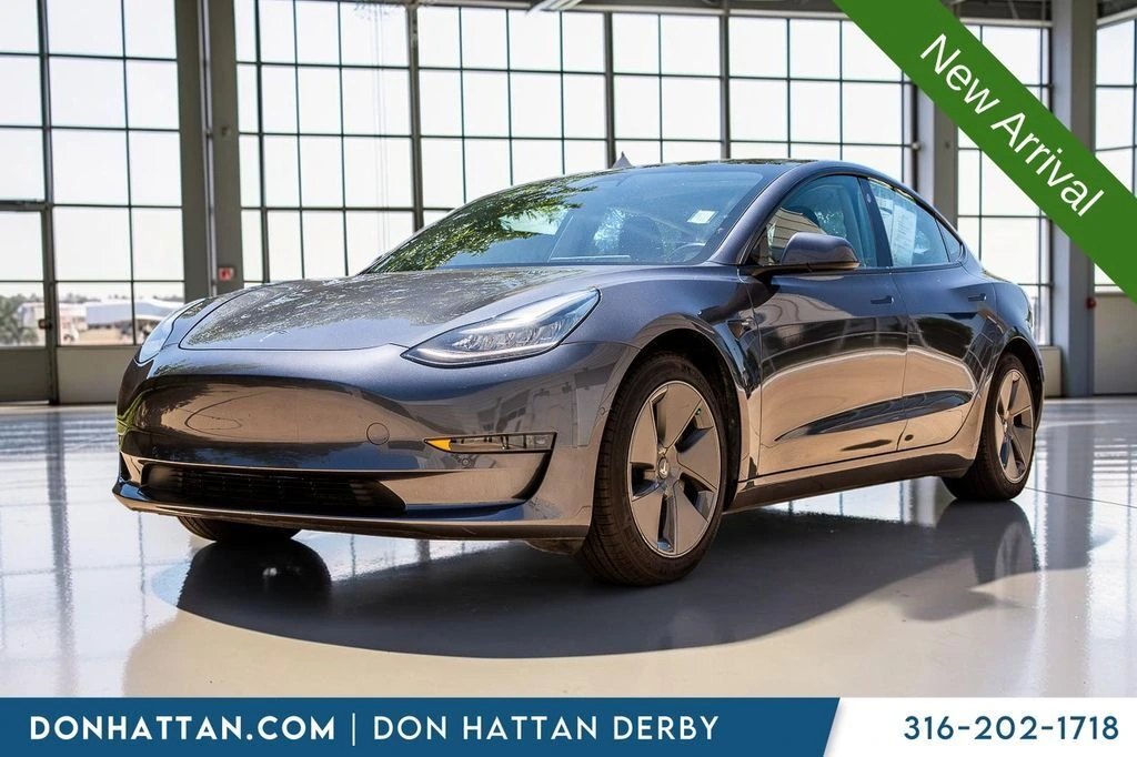 2021 Tesla Model 3 Standard Range Plus's photo