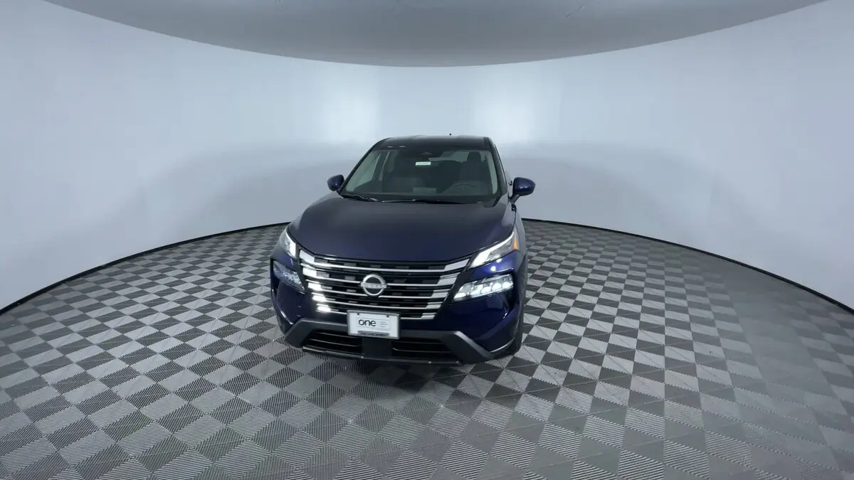 2026 Nissan Rogue SV photo 2