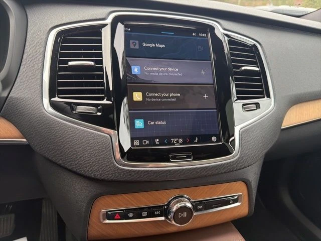 2023 Volvo - image 31