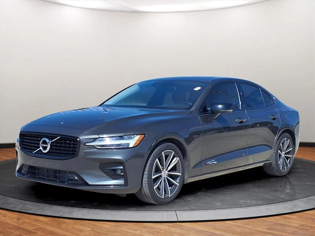 2021 Volvo - image 1