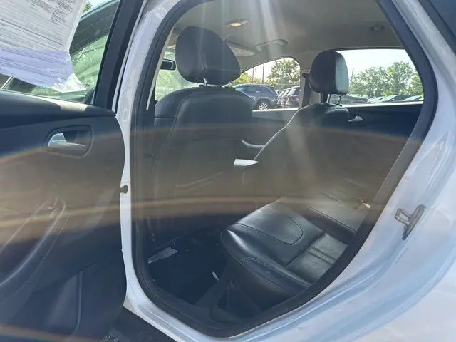 2014 Ford Focus SE photo 13