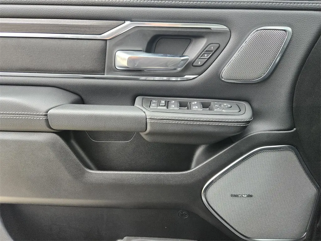 2026 Ram 1500 Laramie photo 17