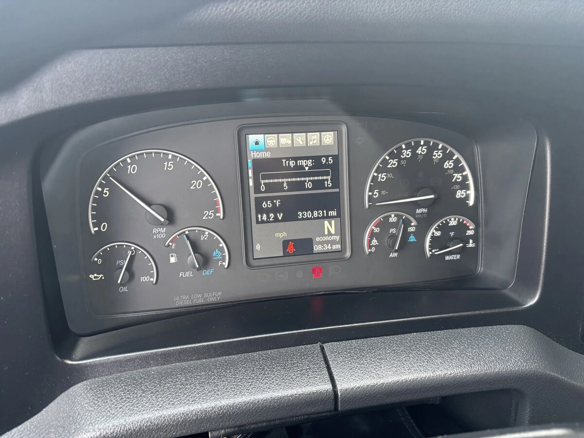 2023 Freightliner Cascadia - image 10