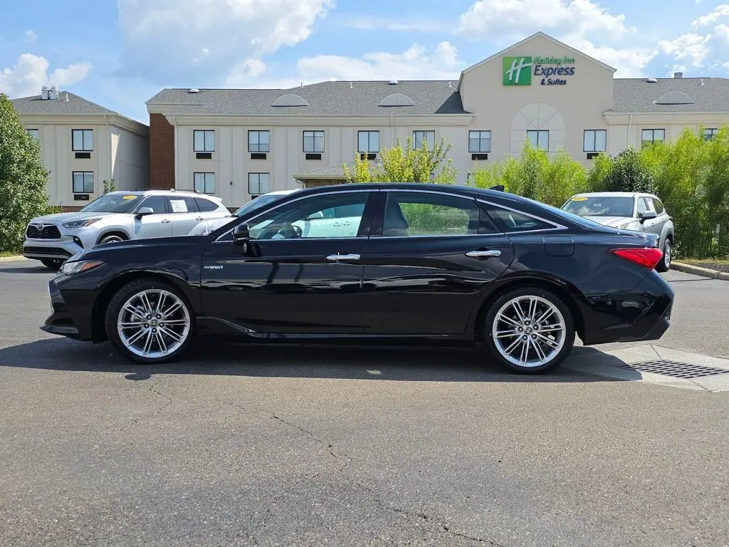 2021 Toyota Avalon Hybrid Limited photo 14