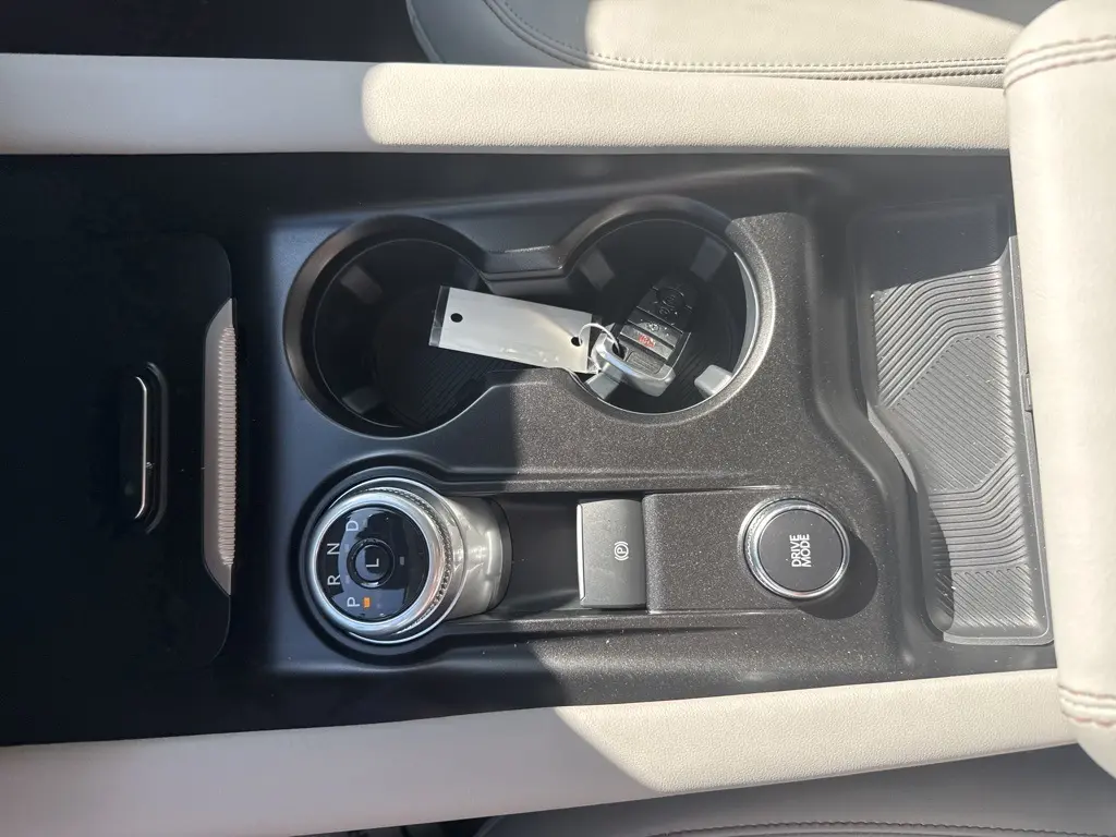 2025 Ford Explorer photo 22