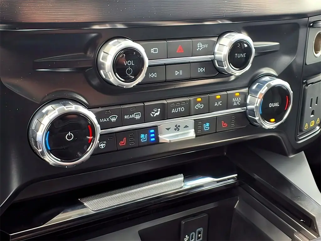 2025 Ford F-250 Lariat photo 13