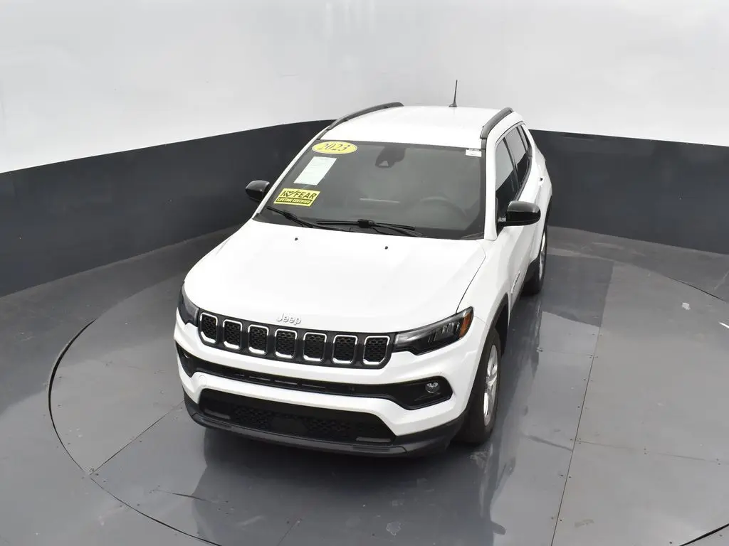 2023 Jeep Compass Latitude photo 30