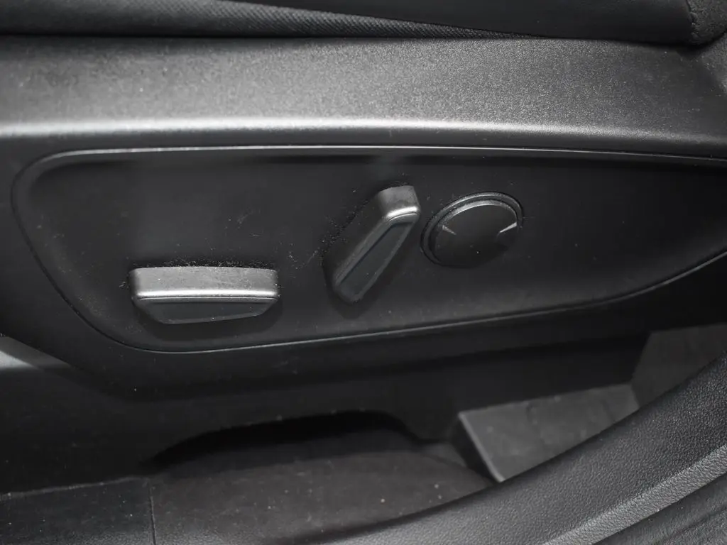 2023 Ford Escape ST-Line photo 12