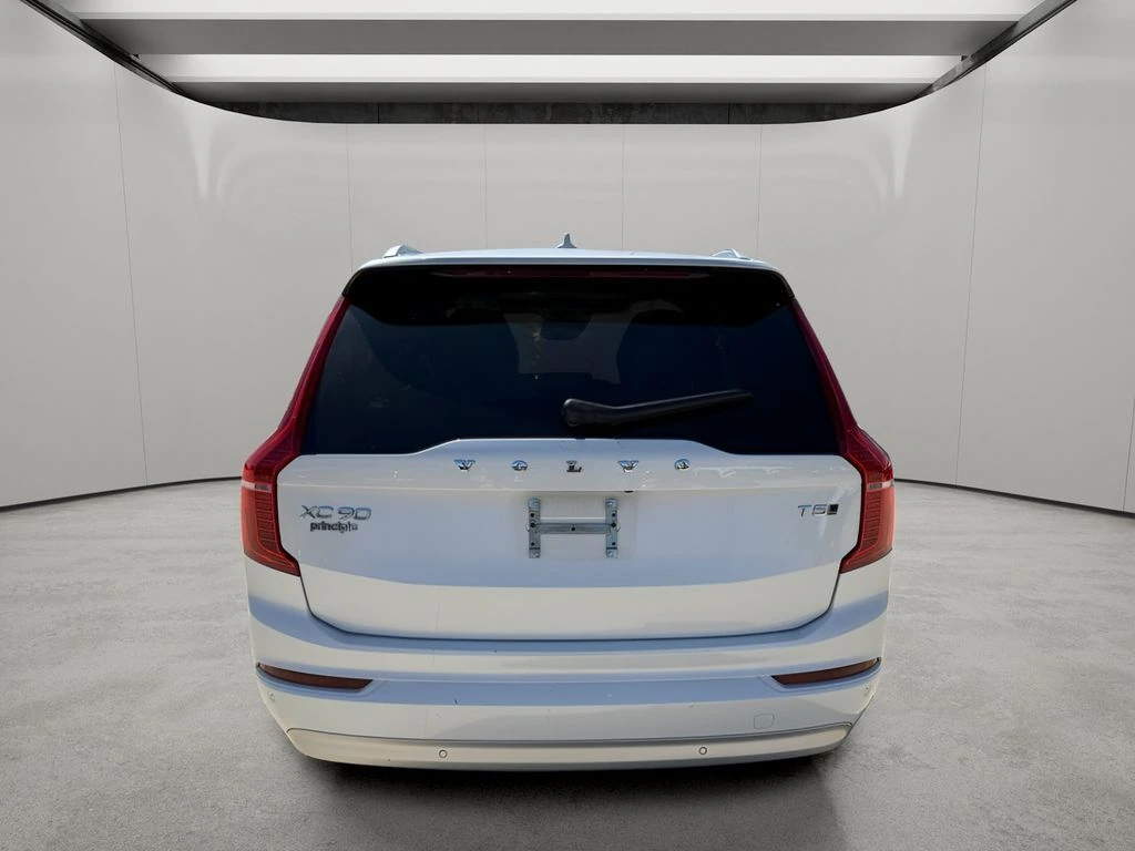 2022 Volvo - image 4