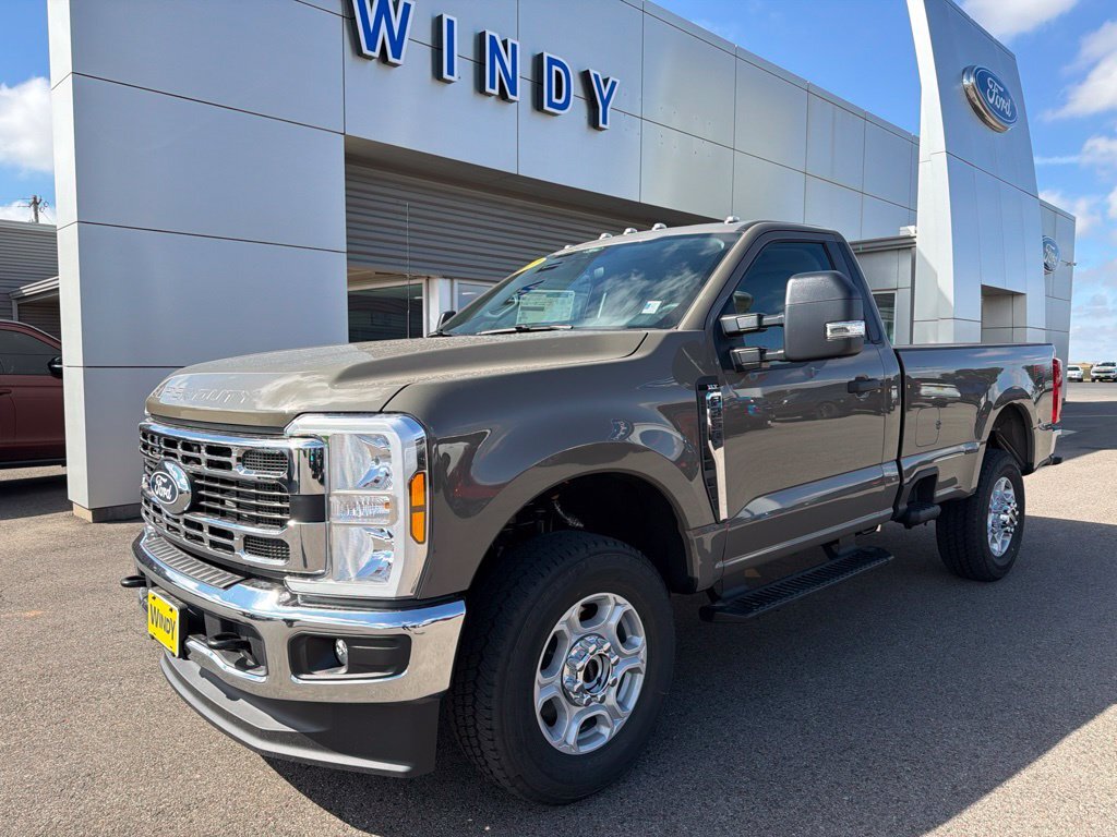 2027 Ford F-350SD XLT