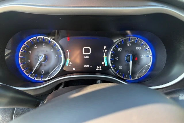 2024 Chrysler Pacifica Touring L - Photo 15