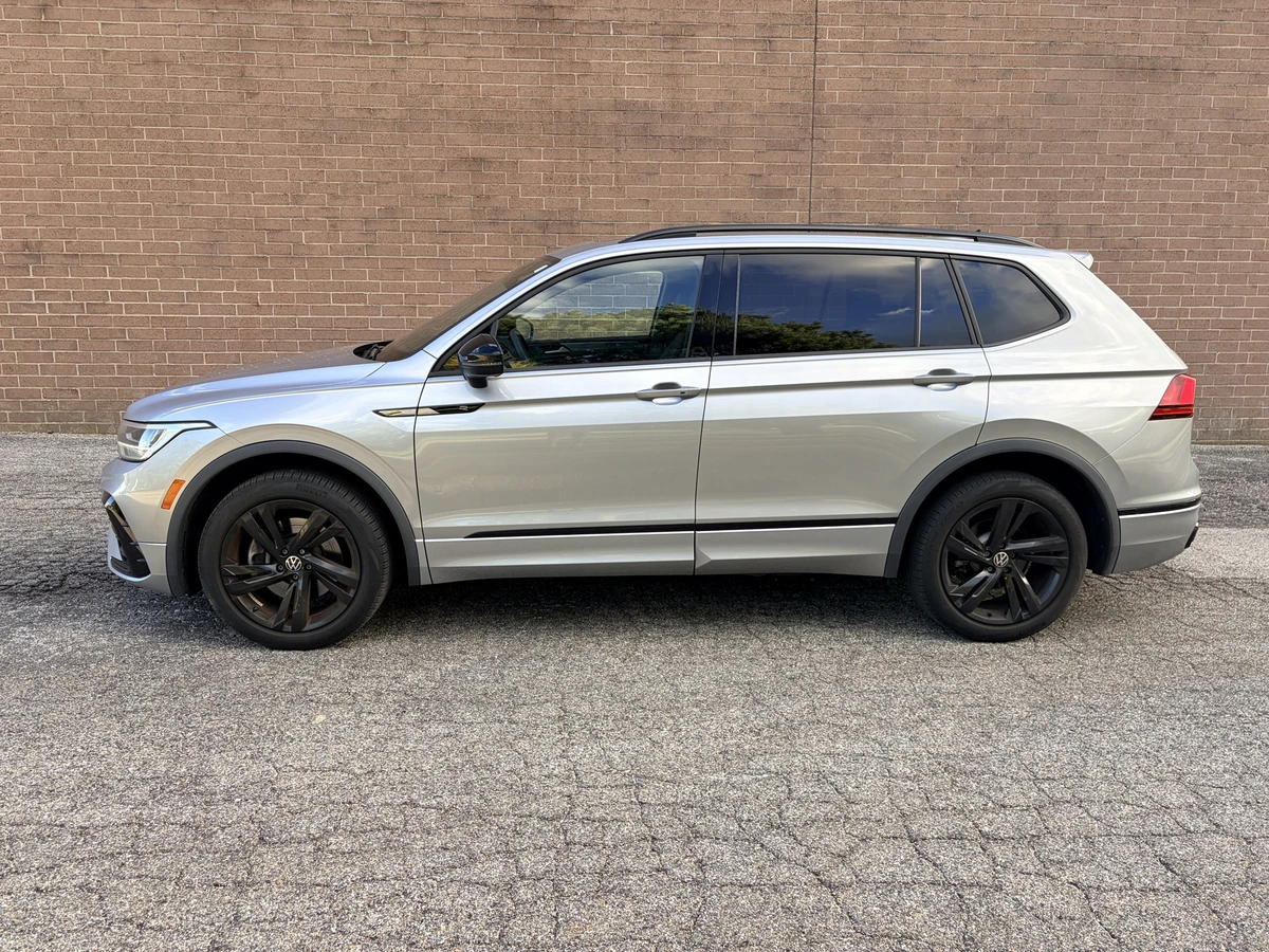 Used 2023 Volkswagen Tiguan SE R-LINE BLACK with VIN 3VVCB7AX3PM062352 for sale in Kansas City