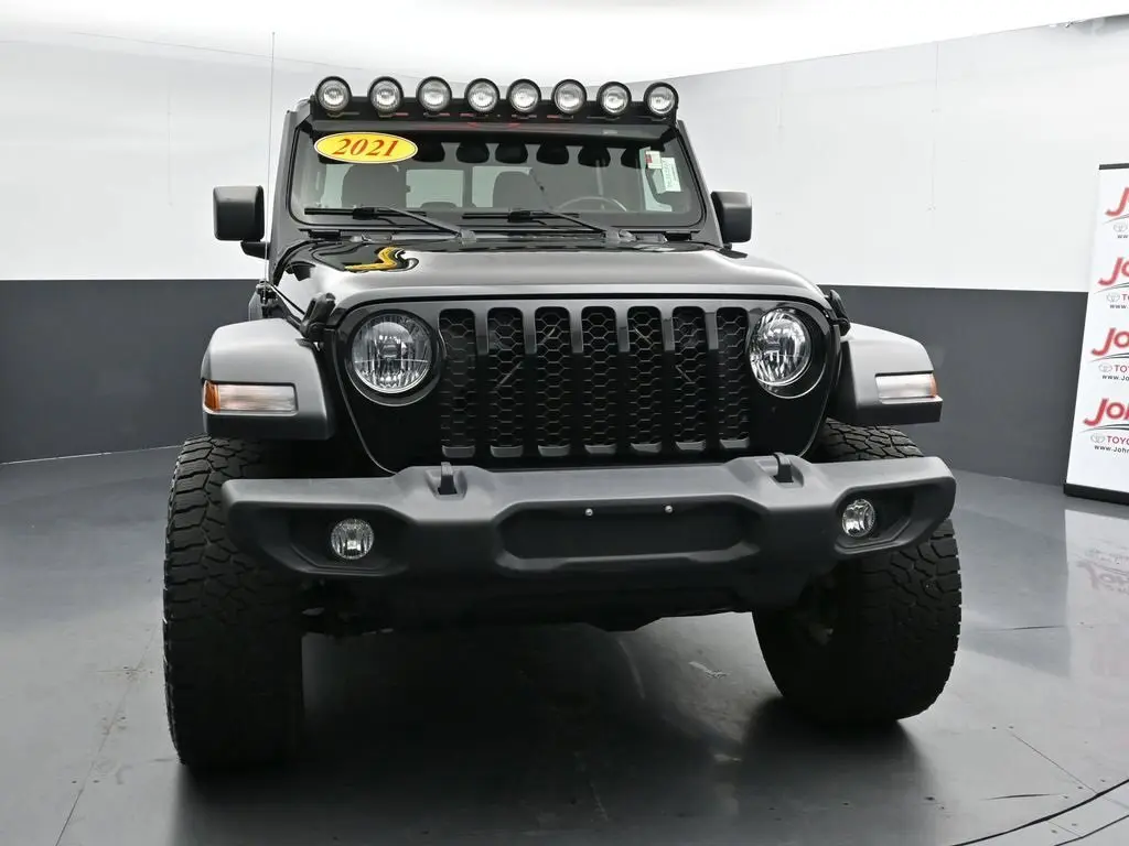 2021 Jeep Gladiator Sport photo 3