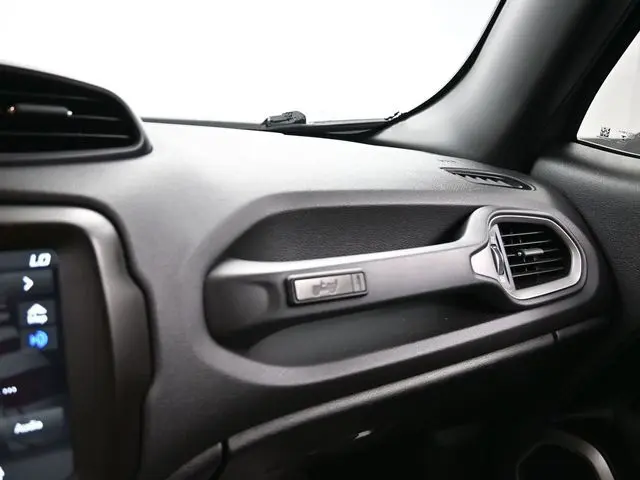 2021 Jeep Renegade Latitude photo 19