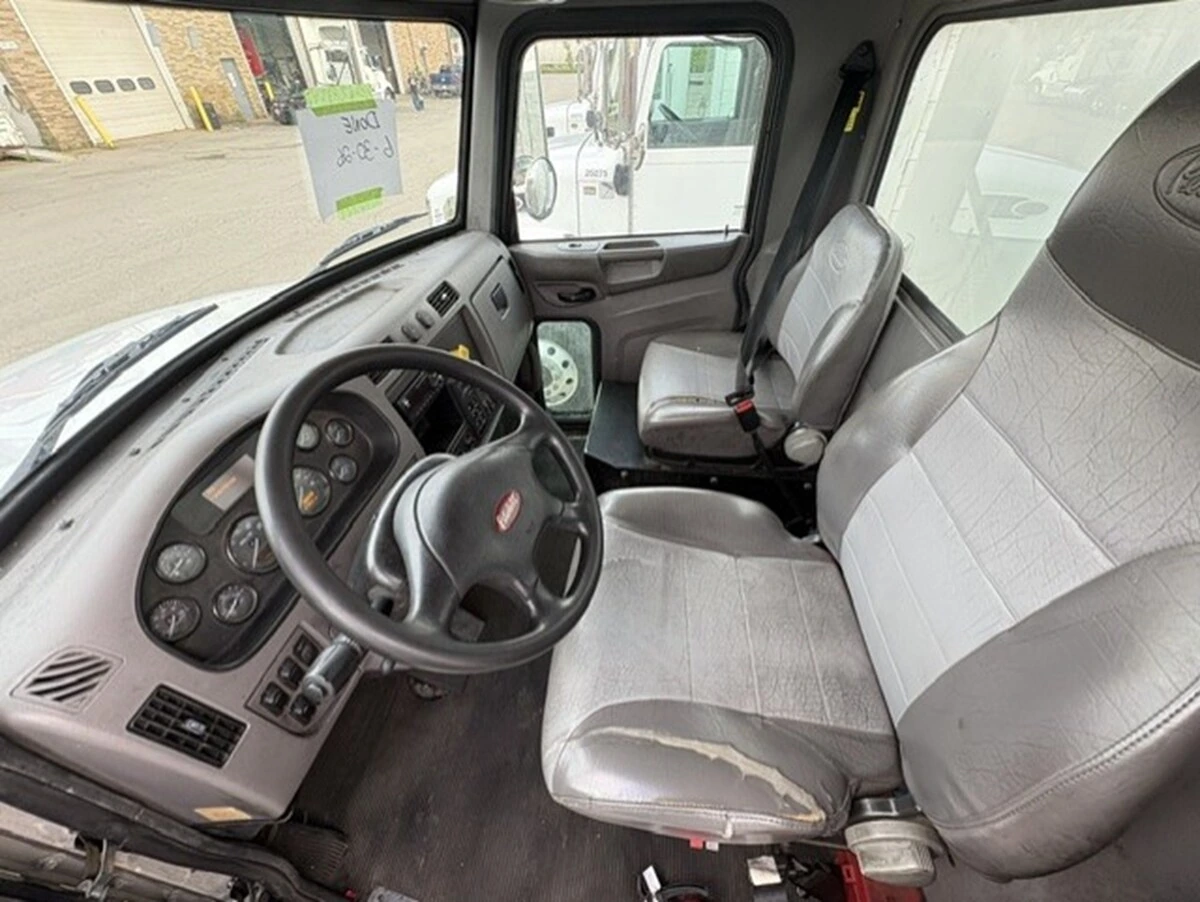 2019 Peterbilt 337 in Clarion, PA — photo 6