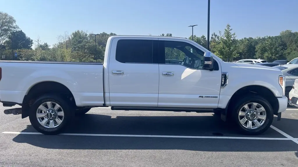 2017 Ford F-250 Platinum photo 4