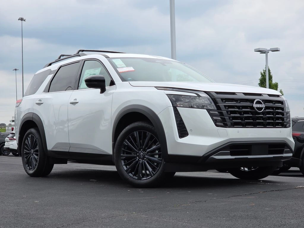 2026 Nissan Pathfinder SL 4WD's photo