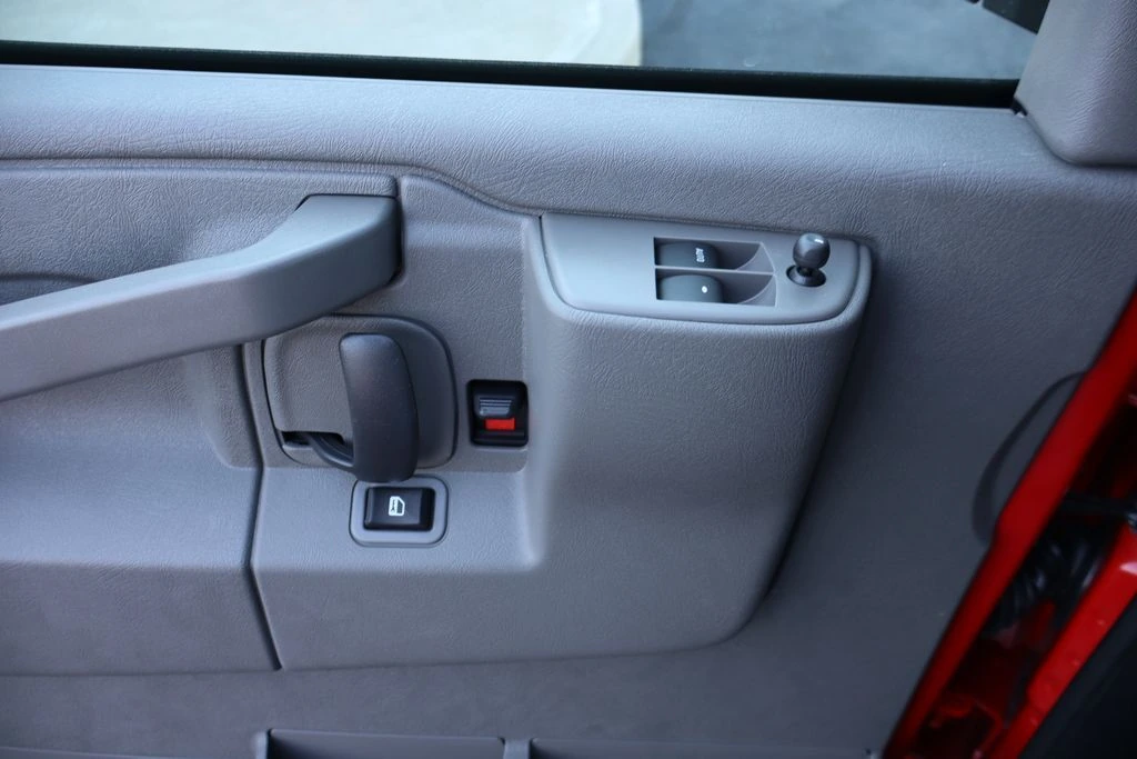 2026 Chevrolet Express Cargo Work Van - Photo 22