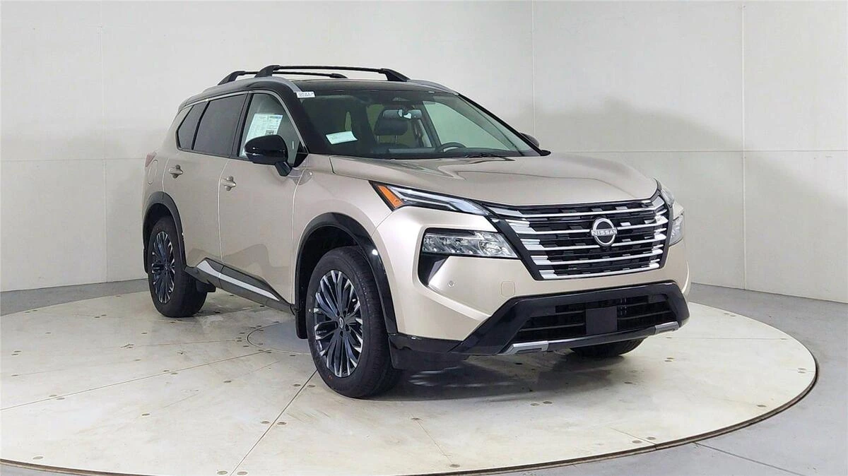 2026 Nissan Rogue Platinum's photo