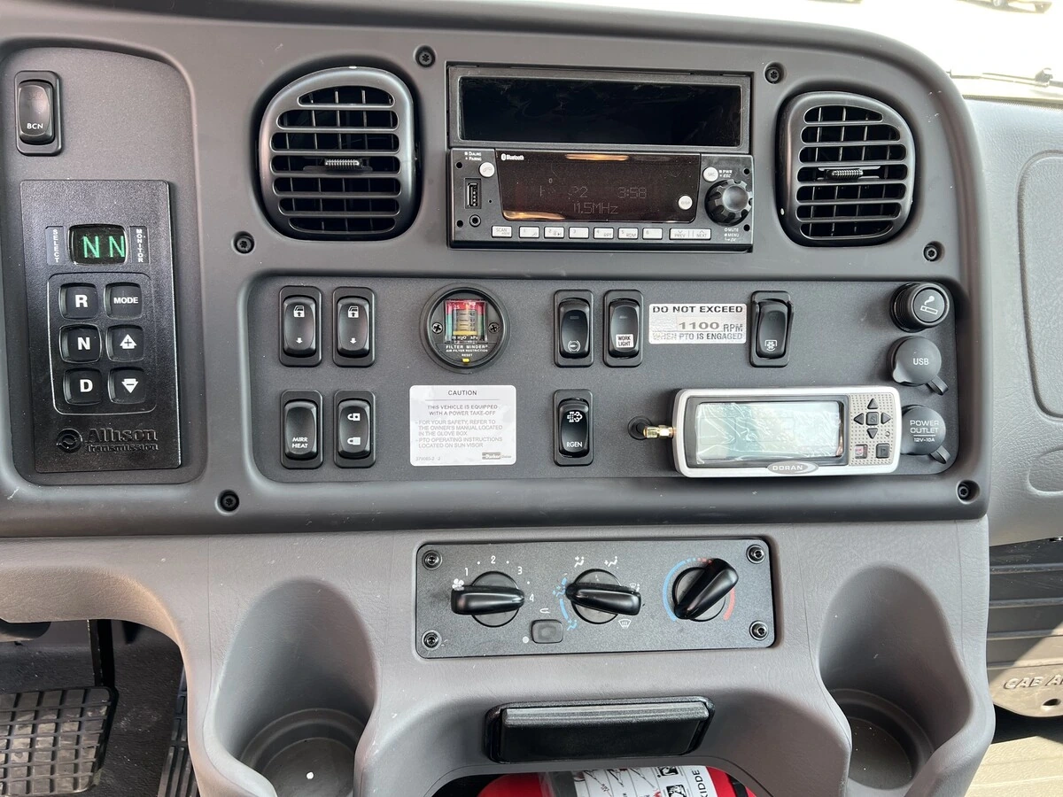 2027 Freightliner M2 106 — photo 8