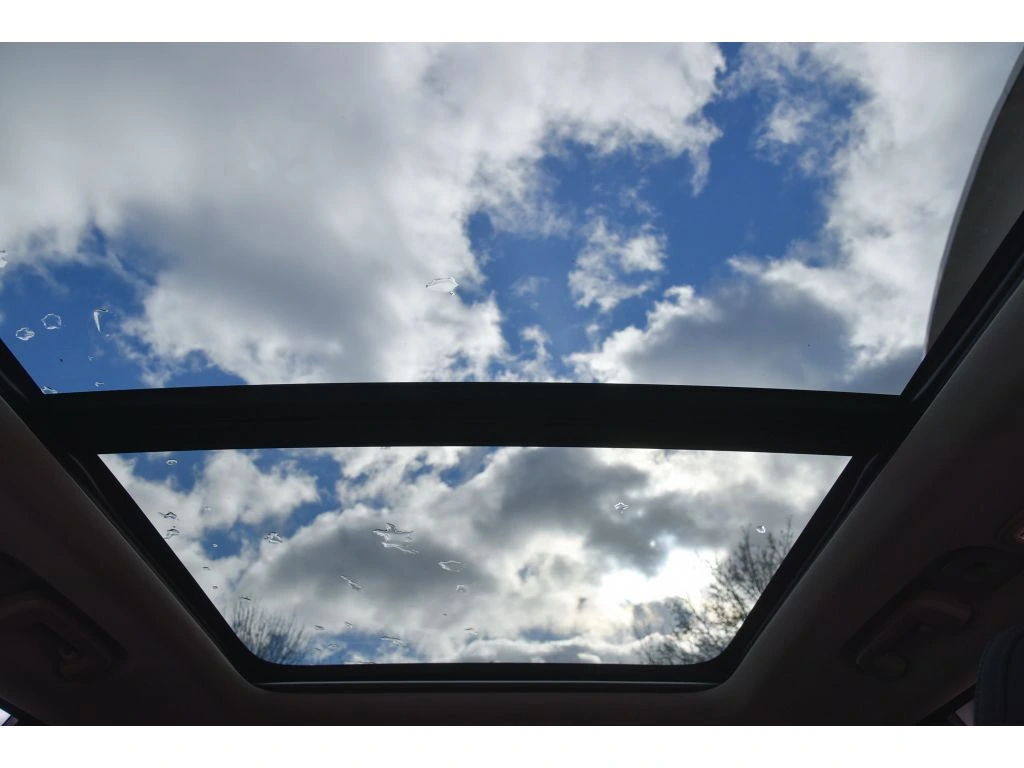 2026 Volvo - image 13